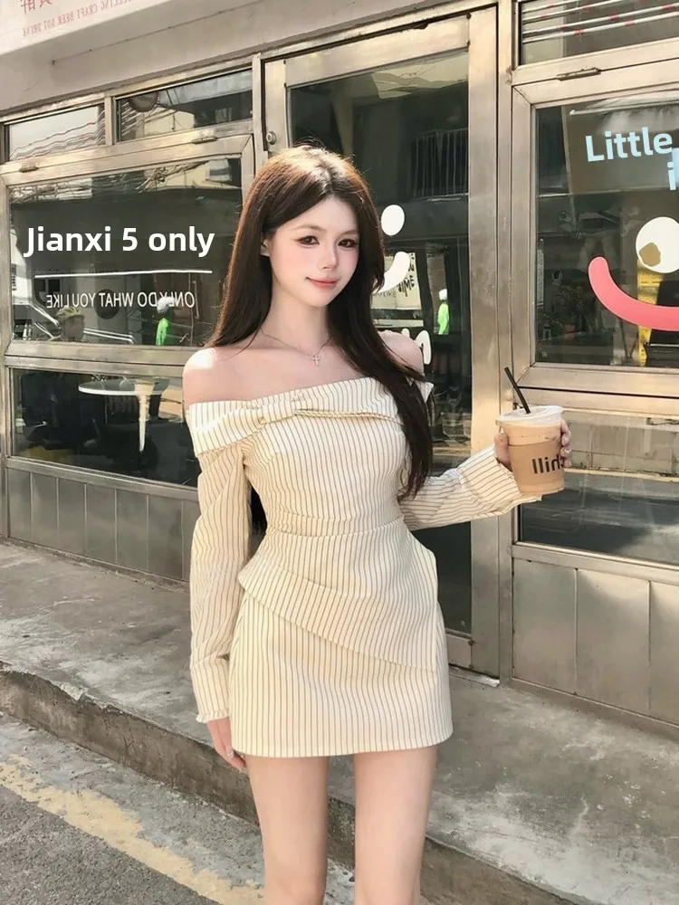 Полосатый женский топ на одно плечо и юбка с высокой талией, комплект из двух предметов, дышащие длинные брюки ort Sve, облегающие брюки с высокой талией
Полосатый женский топ на одно плечо и юбка с высокой талией, комплект из двух предметов, дышащие длинные брюки ort Sve, облегающие брюки с высокой талией