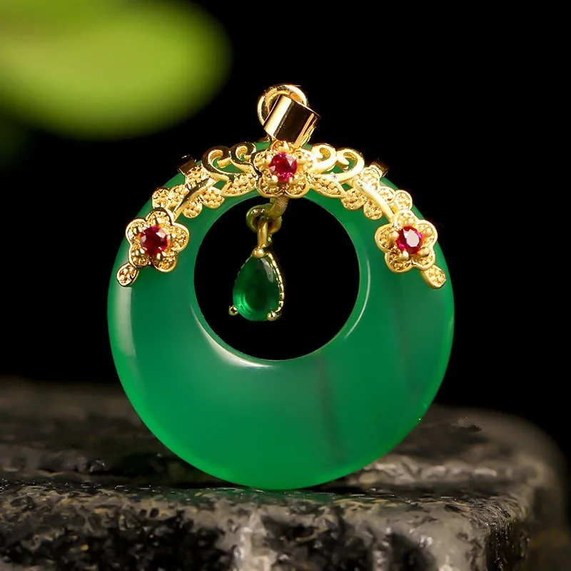 Natural Green Chalcedony Hand-carved Safe Buckle Pendant Fashion Boutique Jewelry Men and Women Agate Necklace
Natural Green Chalcedony Hand-carved Safe Buckle Pendant Fashion Boutique Jewelry Men and Women Agate Necklace