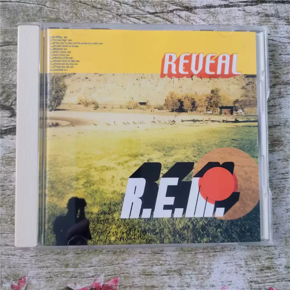CD R.E.M. RevealReleased in 2001 It Is One of R.E.M.'s Mid-term Masterpieces of Both Business and Word-of-mouth Alternative Pop
CD R.E.M. RevealReleased in 2001 It Is One of R.E.M.'s Mid-term Masterpieces of Both Business and Word-of-mouth Alternative Pop