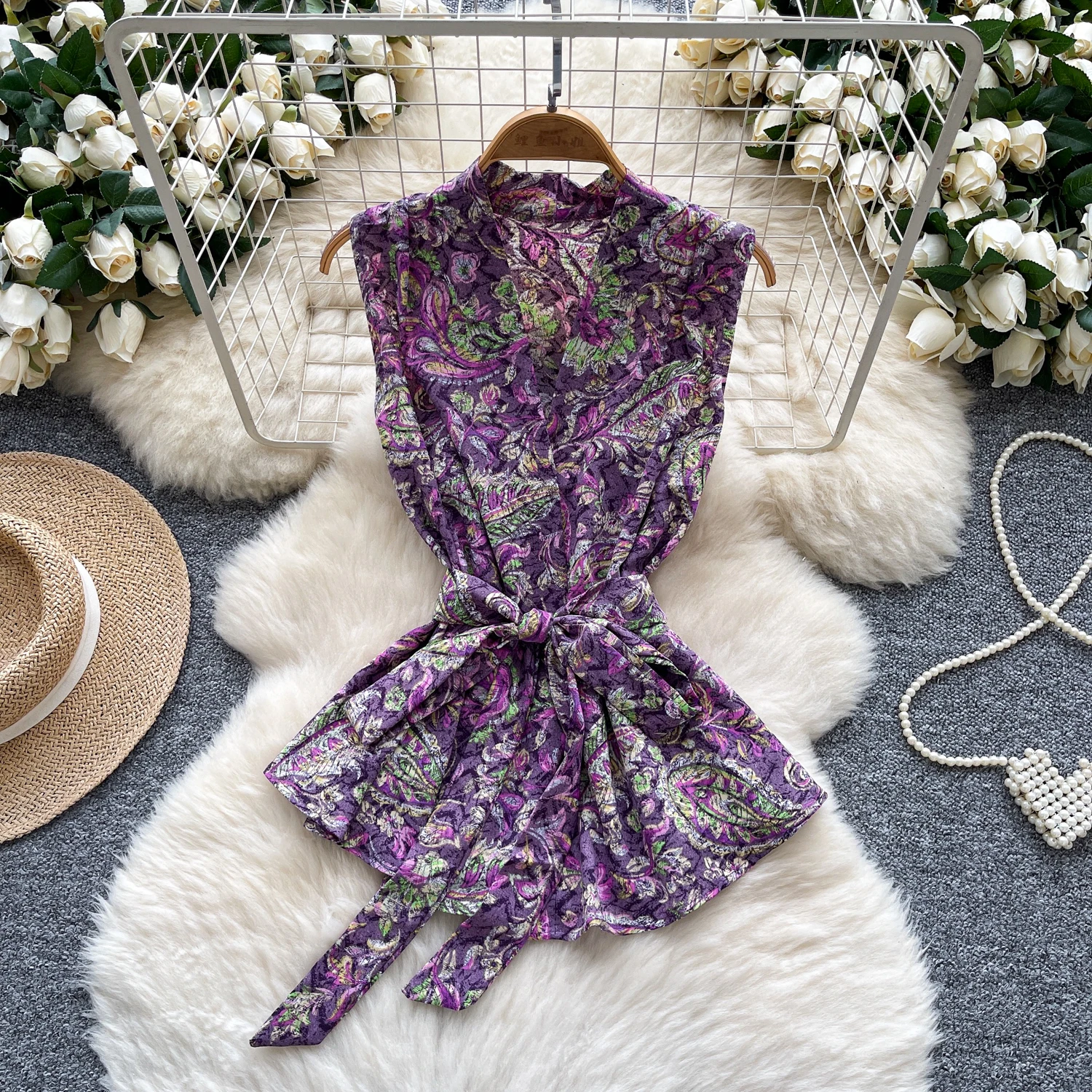 French Vintage Elegant sleeveless V-neck Blouse Fashion Chic Top office lady Fairy Summer Women Shirt
French Vintage Elegant sleeveless V-neck Blouse Fashion Chic Top office lady Fairy Summer Women Shirt