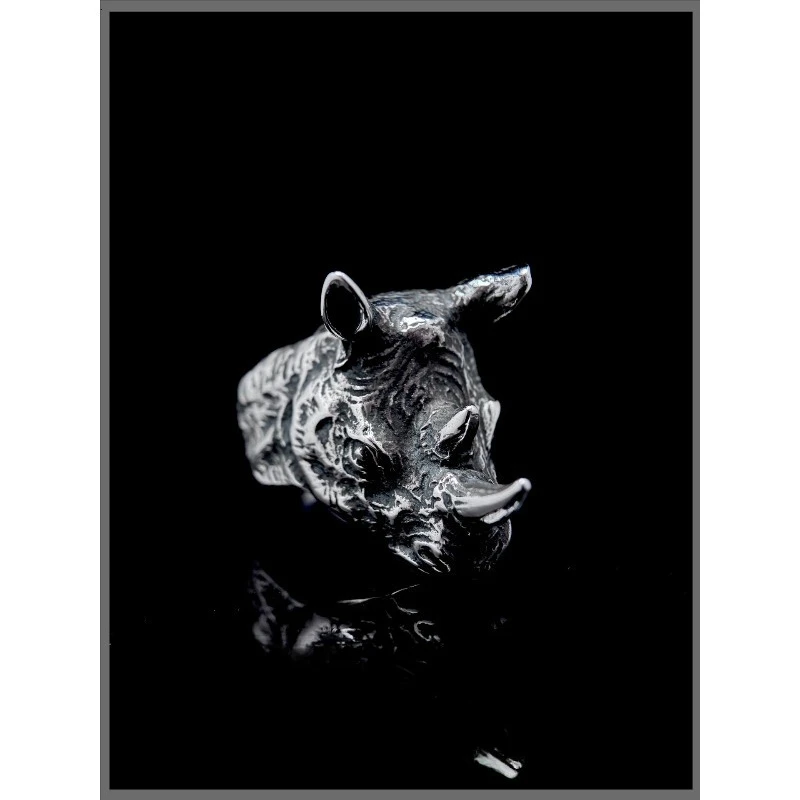 European and American Titanium Steel Personality Rhino Head Exaggerated Ring Animal Domineering Ring Index Finger Punk Jewelry
European and American Titanium Steel Personality Rhino Head Exaggerated Ring Animal Domineering Ring Index Finger Punk Jewelry