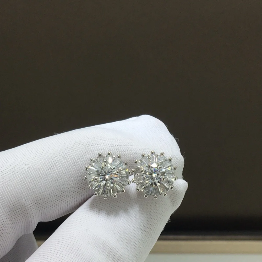 S925 Natural Moissanite Diamond Earrings Fashion Elegance Jewelry Birthday Crystal Women Mature Charm Gift 1Pair
S925 Natural Moissanite Diamond Earrings Fashion Elegance Jewelry Birthday Crystal Women Mature Charm Gift 1Pair