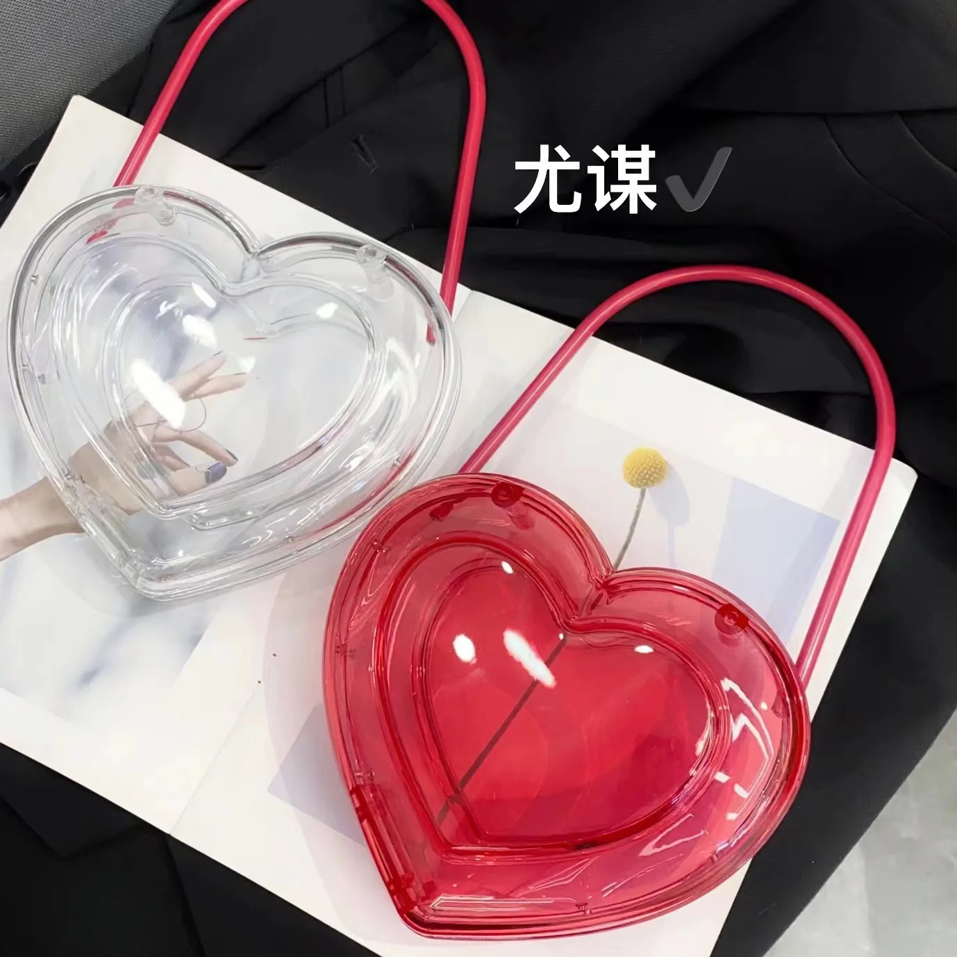 2024 New Niche Transparent Love Bag Acrylic Box Bag Fashionable And Simple Shell Bag Popular Versatile Handbag Personalized Bag
2024 New Niche Transparent Love Bag Acrylic Box Bag Fashionable And Simple Shell Bag Popular Versatile Handbag Personalized Bag
