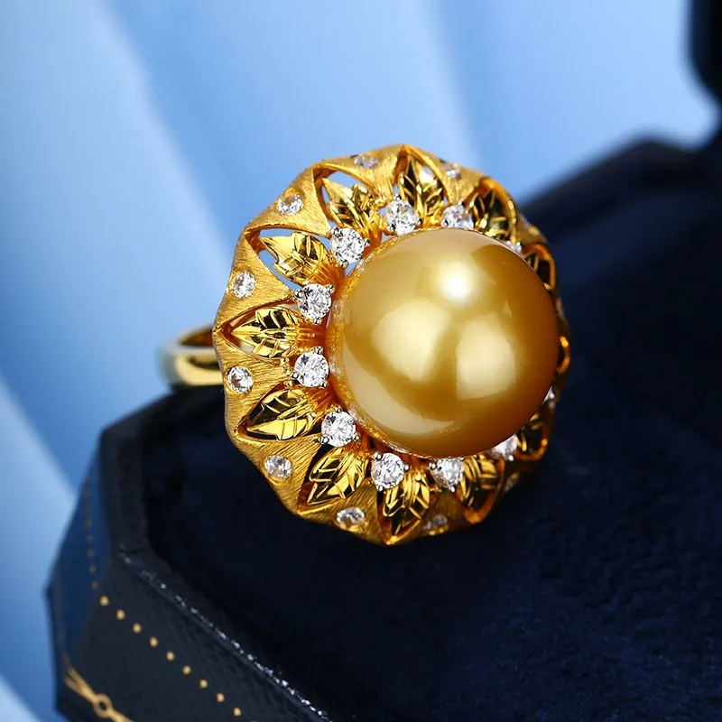 Vintage Medieval Court Cloth Q Lati Style Imitation Nanyang Pearl Weave Carved Gold Open Ring Gold Bead Pendant
Vintage Medieval Court Cloth Q Lati Style Imitation Nanyang Pearl Weave Carved Gold Open Ring Gold Bead Pendant