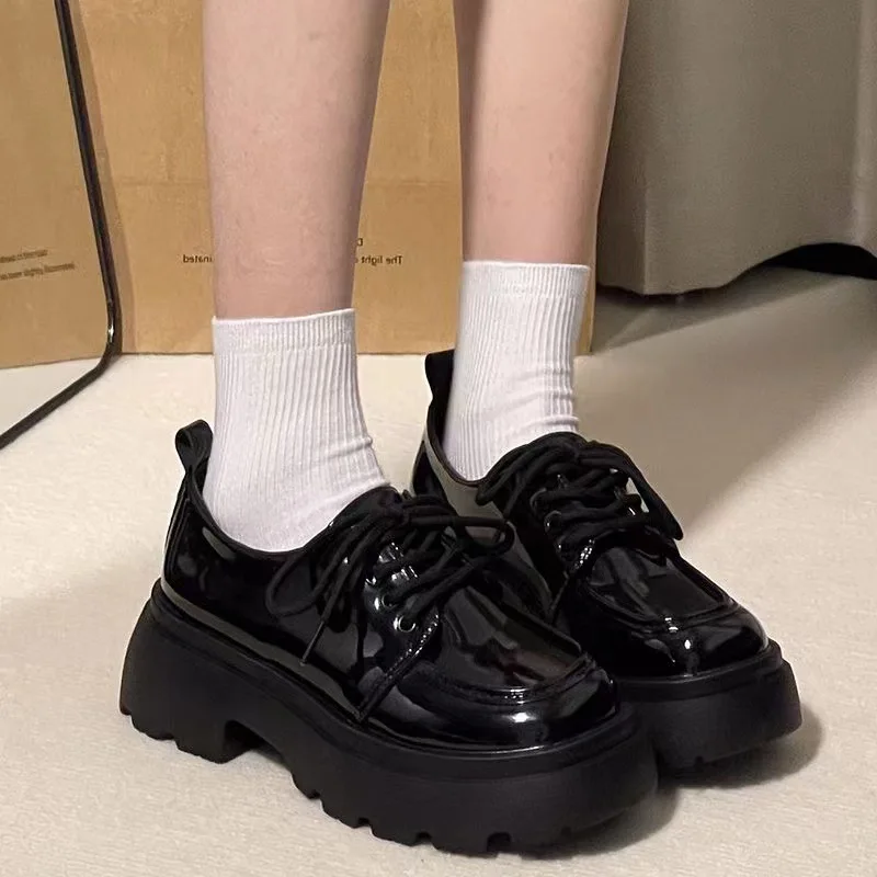 Chunky Platform Oxfords Shoes for Women 2025 Spring Non Slip Lace Up Heels Woman Thick Bottom Patent Leather Gothic Pumps Shoes
Chunky Platform Oxfords Shoes for Women 2025 Spring Non Slip Lace Up Heels Woman Thick Bottom Patent Leather Gothic Pumps Shoes