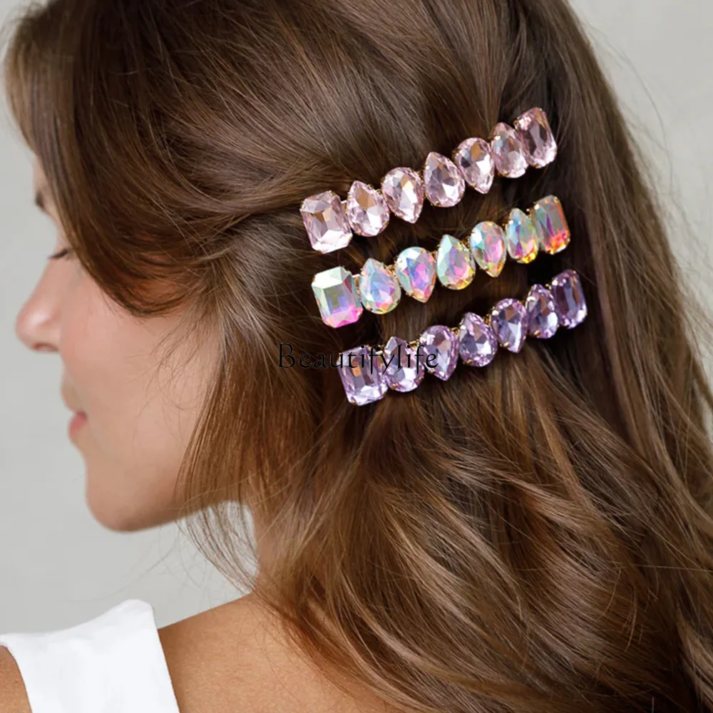 Korean version of luxury rhinestone hairpin color geometric spring clip light luxury simple versatile cute
Korean version of luxury rhinestone hairpin color geometric spring clip light luxury simple versatile cute