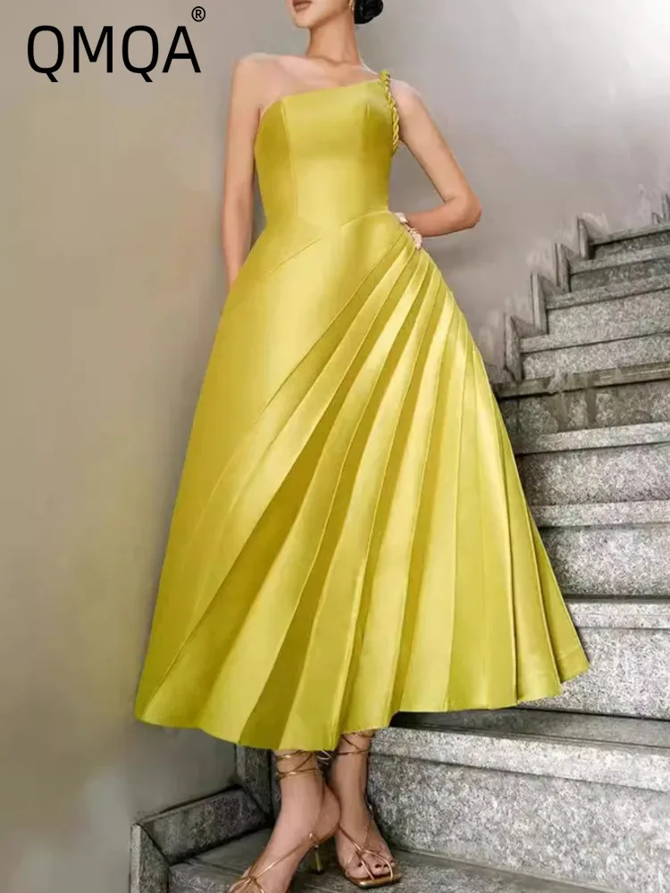 QMQA Fashion Women's Strapless Pleated Dresses Asymmetric Solid Elegant Sleeveless Banquet Dress 2025 New Female Clothing 1A316
QMQA Fashion Women's Strapless Pleated Dresses Asymmetric Solid Elegant Sleeveless Banquet Dress 2025 New Female Clothing 1A316