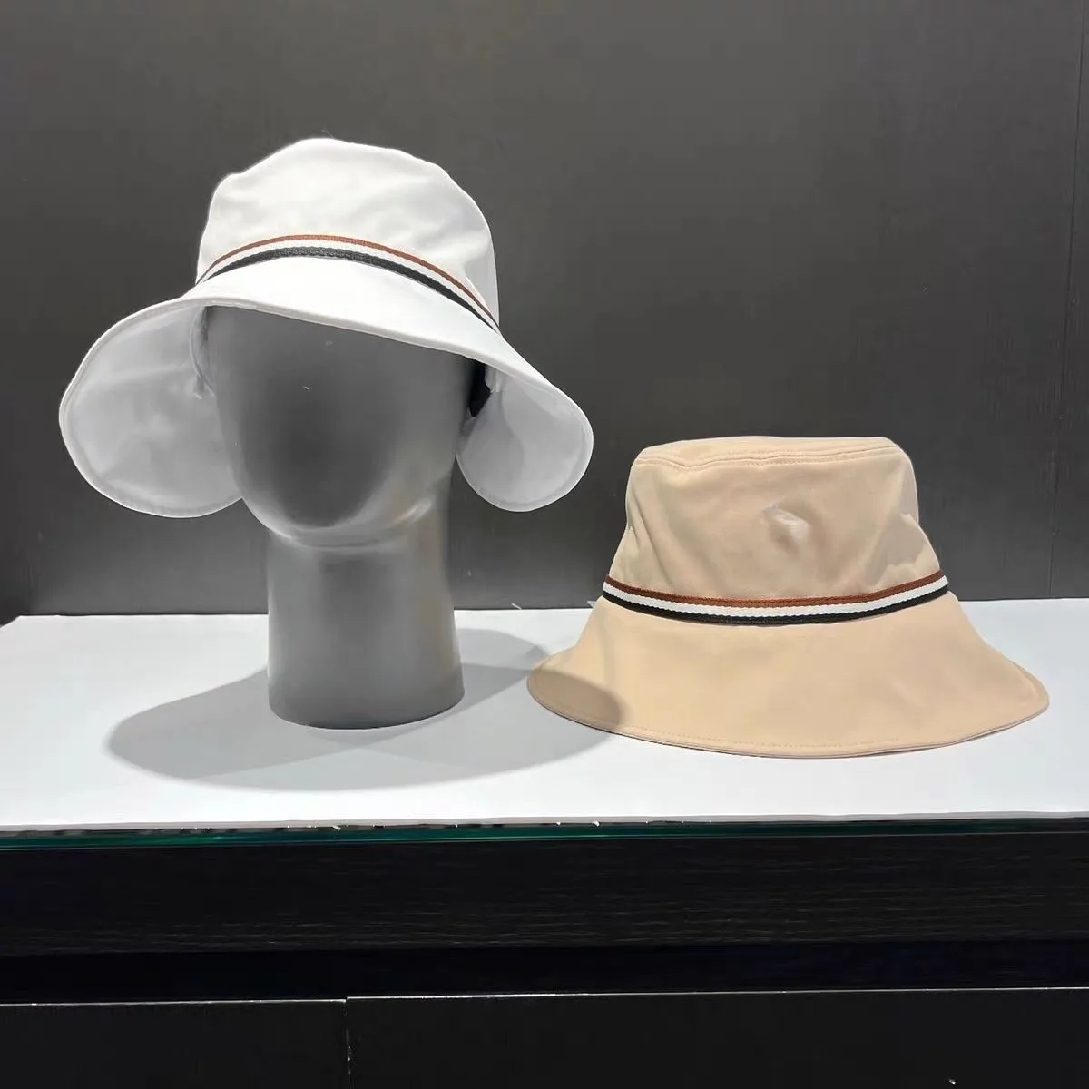 New Women's Golf Cap, Bucket Hat, Sun Hat, UV Protection, Casual Sports Hat, Adjustable Size
New Women's Golf Cap, Bucket Hat, Sun Hat, UV Protection, Casual Sports Hat, Adjustable Size