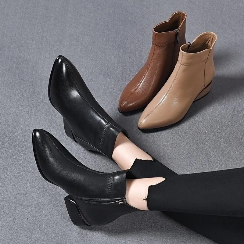 Pointed Toe Women Snow Boots Antiskid Winter Autumn Female Leather Shoes Size 35-40
Pointed Toe Women Snow Boots Antiskid Winter Autumn Female Leather Shoes Size 35-40