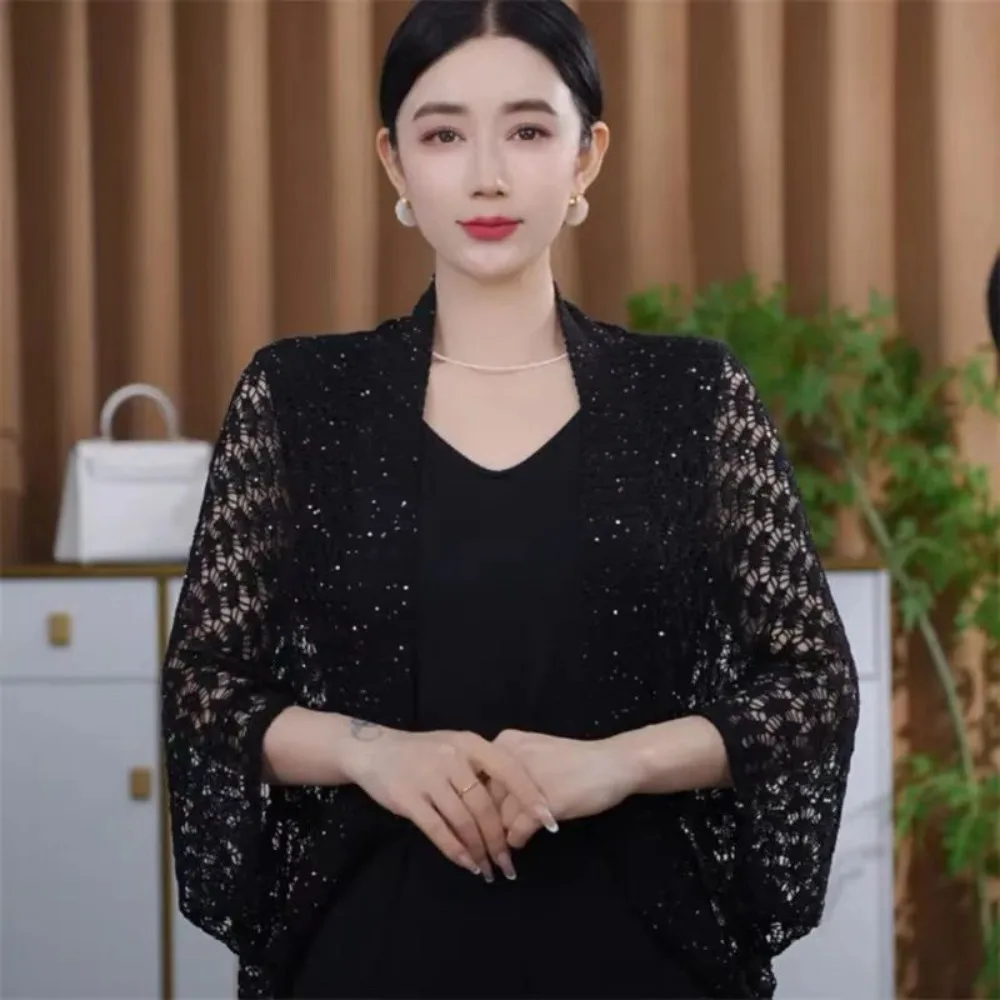 Модная полая шаль из ледяного шелка, простая роскошная тонкая верхняя одежда, пальто, элегантный укороченный вязаный кардиган с солнцезащитным кремом
Модная полая шаль из ледяного шелка, простая роскошная тонкая верхняя одежда, пальто, элегантный укороченный вязаный кардиган с солнцезащитным кремом