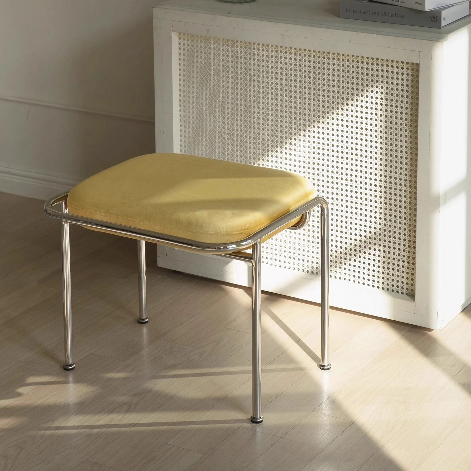 Nordic Bauhaus wrought iron soft bag shoe changing stool, restaurant stainless steel simple dining stool
Nordic Bauhaus wrought iron soft bag shoe changing stool, restaurant stainless steel simple dining stool