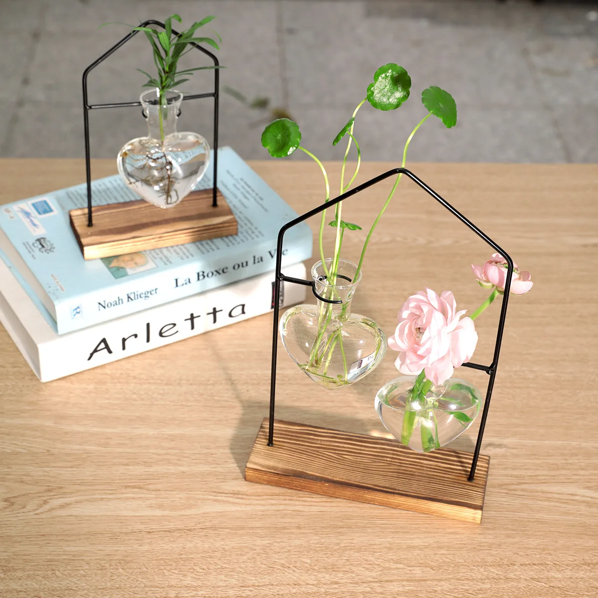 Metal hydroponic plant flower decorative vase European glass transparent living room home vase flower arrangement
Metal hydroponic plant flower decorative vase European glass transparent living room home vase flower arrangement