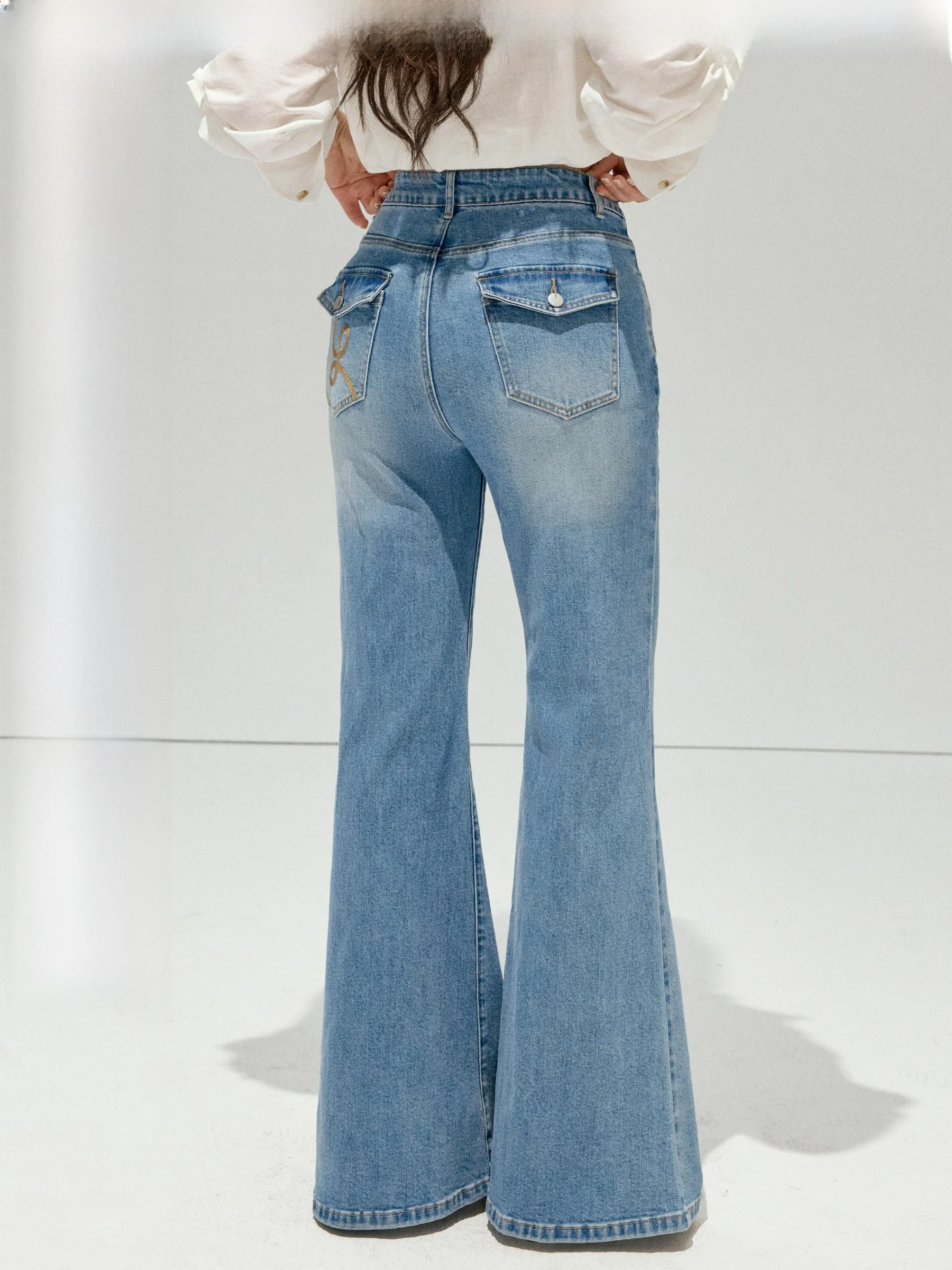 High Waist Flared Jeans plus Size Women's Elastic Pocket Butt Lifting Casual Style Cotton Polyester Blend Spring Summer
High Waist Flared Jeans plus Size Women's Elastic Pocket Butt Lifting Casual Style Cotton Polyester Blend Spring Summer