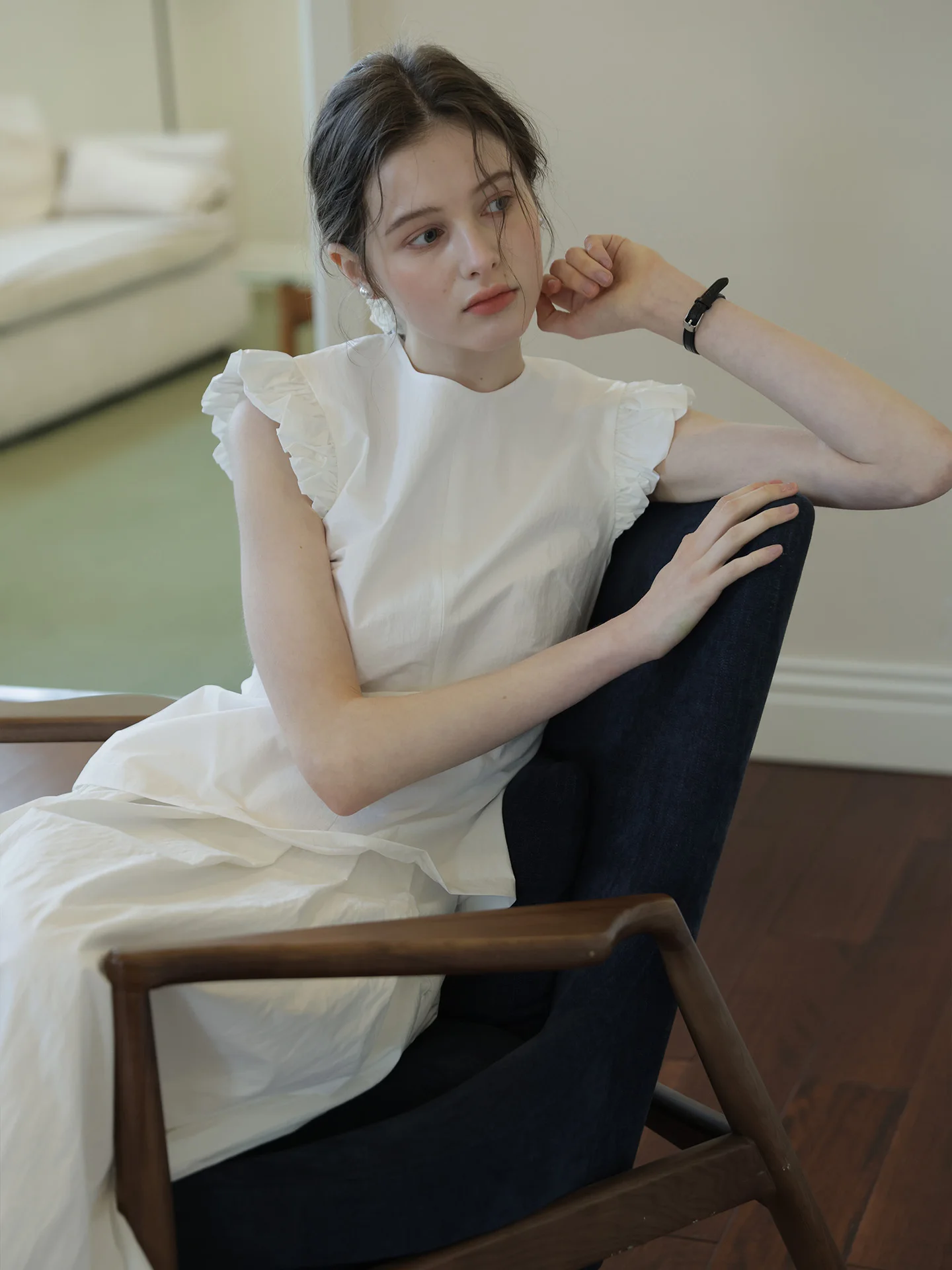 Elegant White round Neck Short Sleeve Shirt Women's Vintage 3D Sleeve Design Slimming Versatile Age-defying Top Summer
Elegant White round Neck Short Sleeve Shirt Women's Vintage 3D Sleeve Design Slimming Versatile Age-defying Top Summer