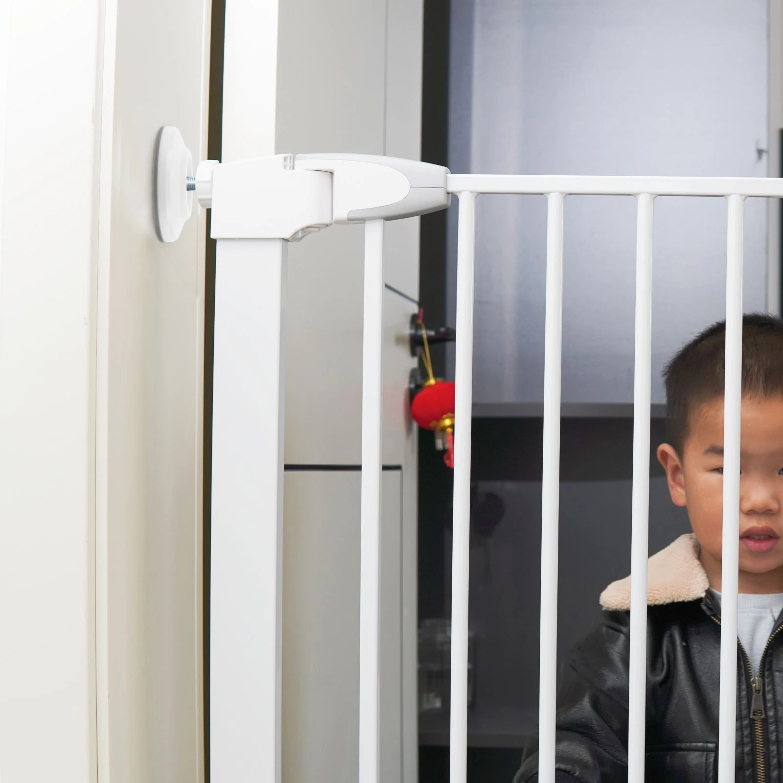 Pet Isolation Fence Safety Gate Wall Protector Design for Baby Pet Plastic Protective Stair Door Accessories Guard
Pet Isolation Fence Safety Gate Wall Protector Design for Baby Pet Plastic Protective Stair Door Accessories Guard