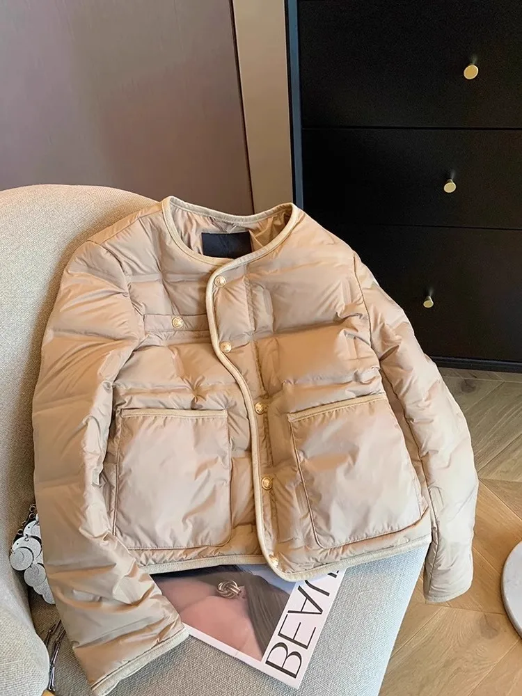 Цвет хаки, простая хлопковая куртка на одной пуговице, осенне-зимний дизайн, сенсация, повседневная легкая верхняя одежда для мужчин...
Цвет хаки, простая хлопковая куртка на одной пуговице, осенне-зимний дизайн, сенсация, повседневная легкая верхняя одежда для мужчин...