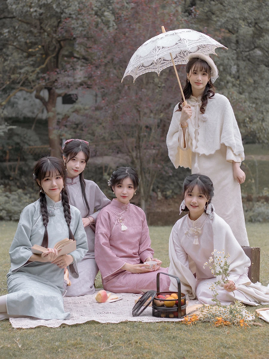 Chuan Dai Time Pure Color Long Dress Vintage Style Sleeveless Women's Traditional Chinese Costume Low Slit Daily Wear
Chuan Dai Time Pure Color Long Dress Vintage Style Sleeveless Women's Traditional Chinese Costume Low Slit Daily Wear