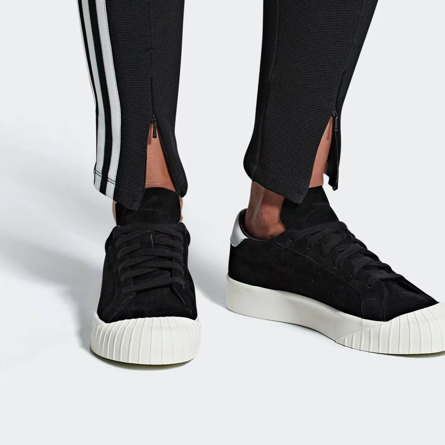 Adidas Authentic Spring New SAMBAROSE Unisex Sneakers B28090
Adidas Authentic Spring New SAMBAROSE Unisex Sneakers B28090