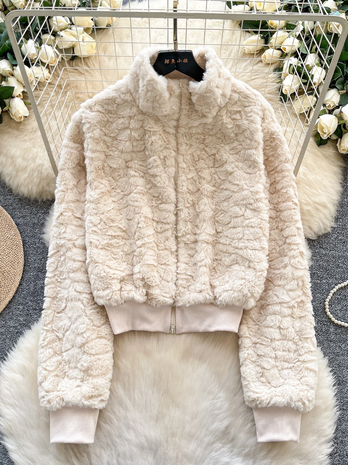 Korean Sle Plu Beige Faion ort Jaet Women's Spring New Stand Collar Zipper Versatile Faionable Plu Outerwear
Korean Sle Plu Beige Faion ort Jaet Women's Spring New Stand Collar Zipper Versatile Faionable Plu Outerwear