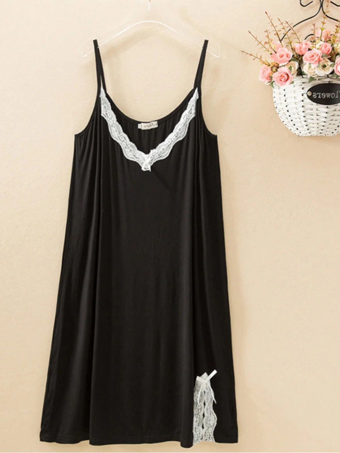 Sexy Lace Splice Strap Sleep Dress Large Size Summer V-neck Slit Pure Desire Sleeveless Sleepwear Skirt for Young Women
Sexy Lace Splice Strap Sleep Dress Large Size Summer V-neck Slit Pure Desire Sleeveless Sleepwear Skirt for Young Women