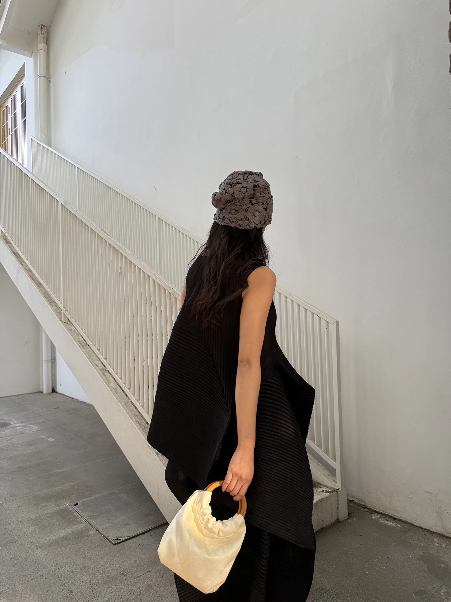 Blue Y26 Spring Summer New Small Building Sense Design Irregular Pleated Sleeveless Top Half Skirt Fashionable Women Set
Blue Y26 Spring Summer New Small Building Sense Design Irregular Pleated Sleeveless Top Half Skirt Fashionable Women Set