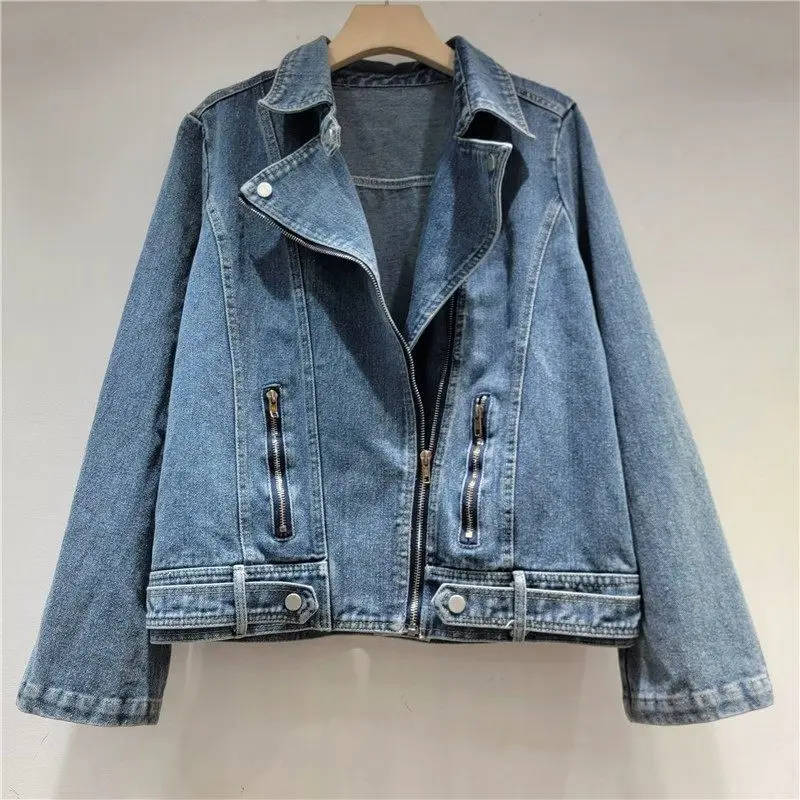 Винтажная стираная синяя короткая ковбойская верхняя одежда с лацканами на молнии и длинными рукавами, весенне-осенние свободные повседневные женские джинсовые куртки, уличная одежда
Винтажная стираная синяя короткая ковбойская верхняя одежда с лацканами на молнии и длинными рукавами, весенне-осенние свободные повседневные женские джинсовые куртки, уличная одежда