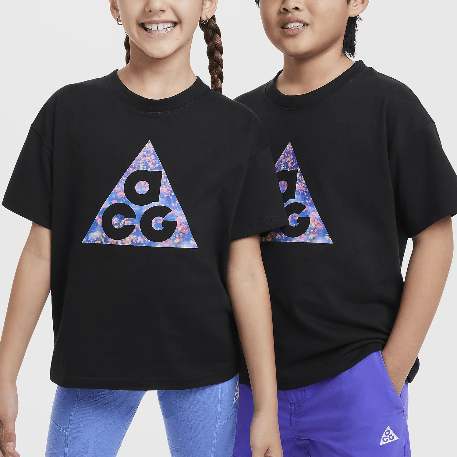 Nike genuine ACG children's new summer round neck breathable outdoor short T-shirt FZ2069-010
Nike genuine ACG children's new summer round neck breathable outdoor short T-shirt FZ2069-010