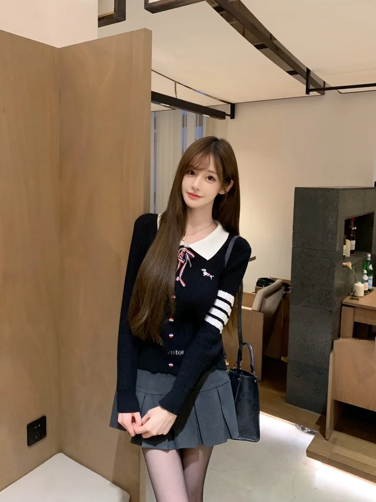 Korean Sweet School Girl Style Knitted Neck Sweater with Embroidered Knot And Dog Design for Young Women
Korean Sweet School Girl Style Knitted Neck Sweater with Embroidered Knot And Dog Design for Young Women