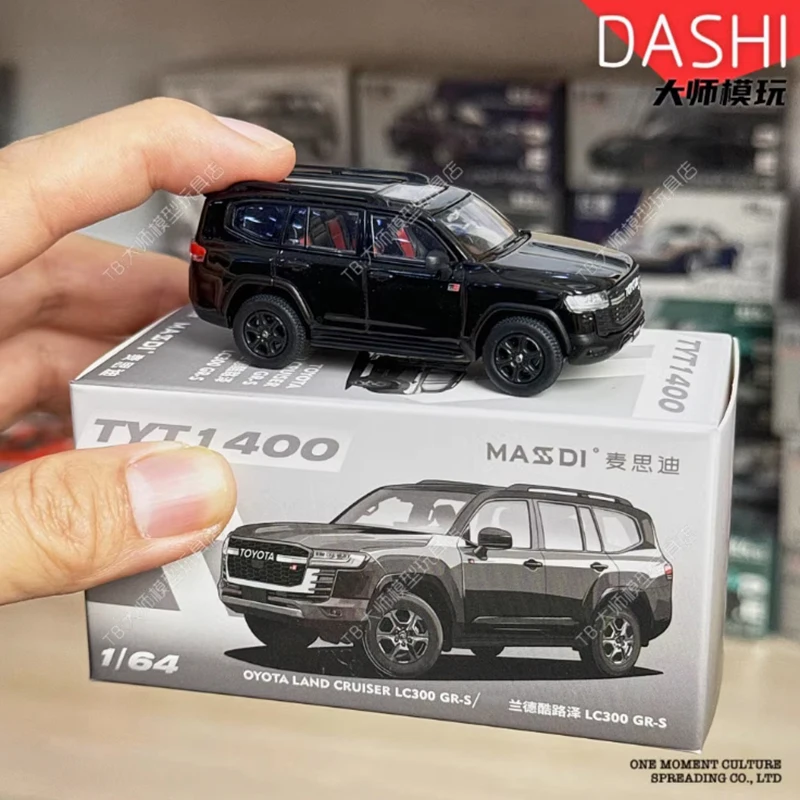 7,5 см длинный MASSDI литой под давлением масштаб 1:64 LC300 GR-S внедорожник сплав моделирование модель автомобиля коллекция украшения подарок игрушка статический дисплей
7,5 см длинный MASSDI литой под давлением масштаб 1:64 LC300 GR-S внедорожник сплав моделирование модель автомобиля коллекция украшения подарок игрушка статический дисплей
