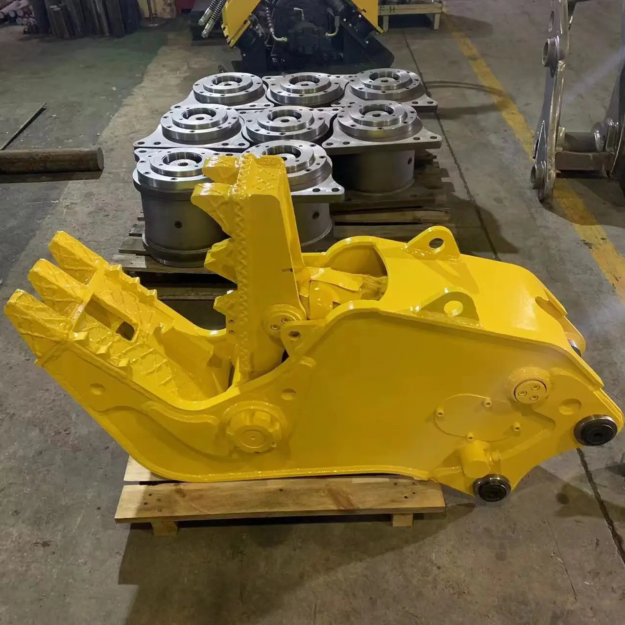 Heavy-Duty Excavator Crusher Claw for Concrete Demolition and Recycling
Heavy-Duty Excavator Crusher Claw for Concrete Demolition and Recycling