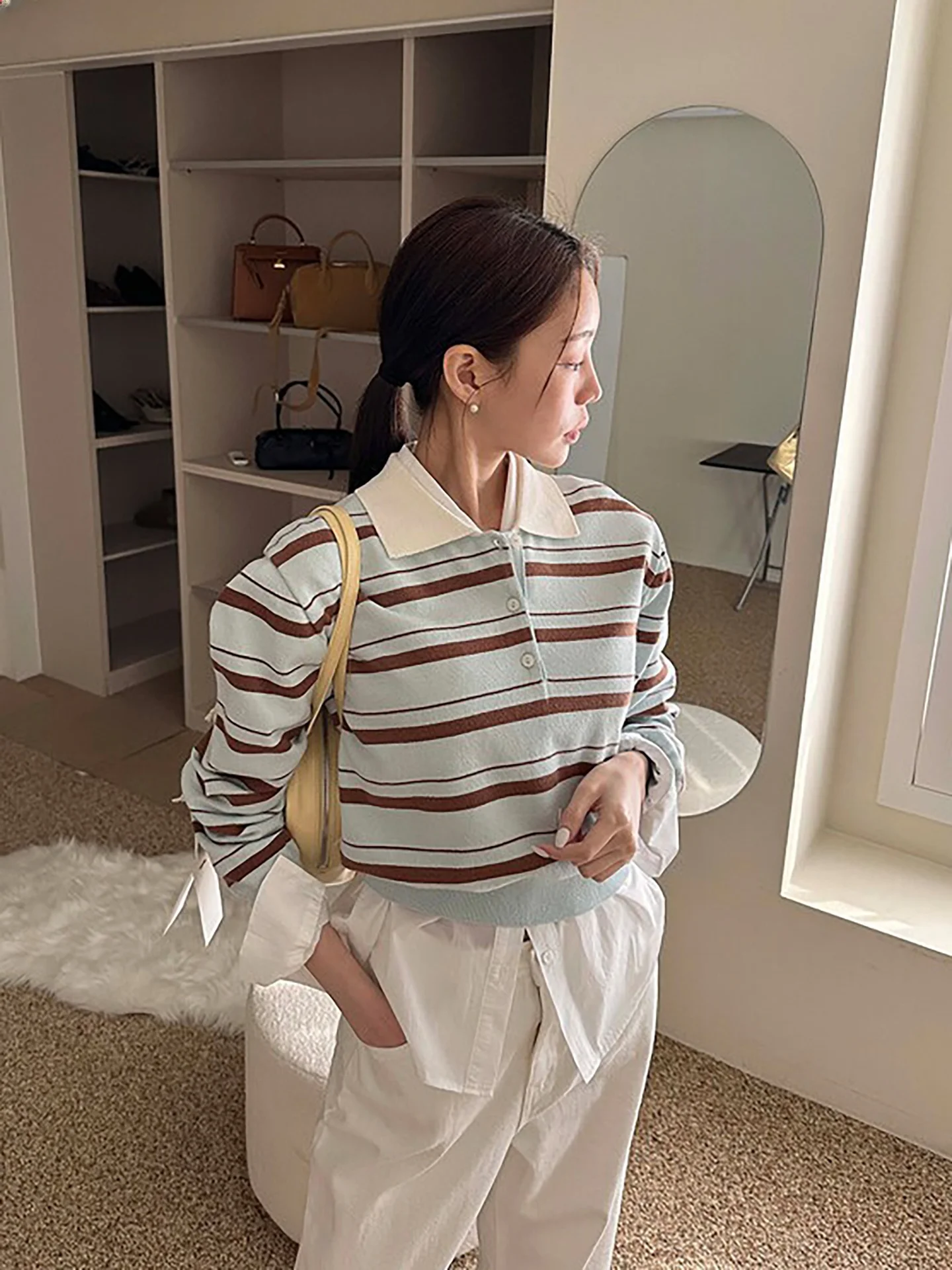 Свободный полосатый трикотаж с воротником, женский Sle Dongda Gate Design Sensation Lazy Loose Feeling, повседневный топ Faion
Свободный полосатый трикотаж с воротником, женский Sle Dongda Gate Design Sensation Lazy Loose Feeling, повседневный топ Faion