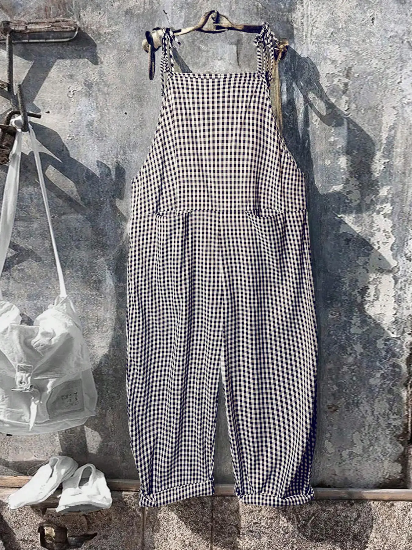 【Plus Size】 Gingham Print Overalls Jumpsuit, Casual Comfy Sleeveless Jumpsuit for Daily Wear, Women's Plus Clothing for Summer
【Plus Size】 Gingham Print Overalls Jumpsuit, Casual Comfy Sleeveless Jumpsuit for Daily Wear, Women's Plus Clothing for Summer