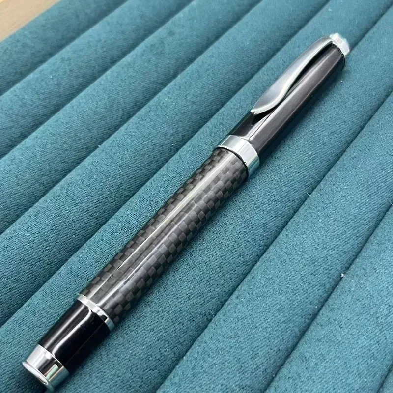 Новая ручка-роллер 0,5 мм с металлическим корпусом, для деловых записей, роскошный подарок, канцелярские товары для офиса и школы
Новая ручка-роллер 0,5 мм с металлическим корпусом, для деловых записей, роскошный подарок, канцелярские товары для офиса и школы