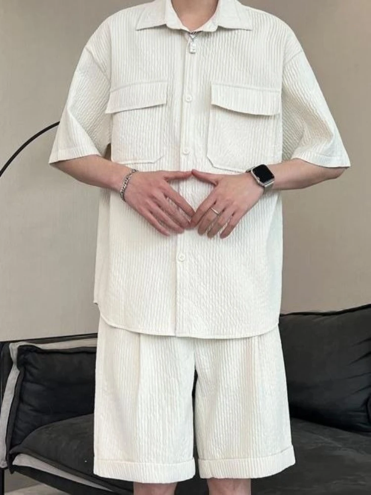 Pleated Men's Short Sleeve Shirt Shorts Set for Summer Light Mature Style Edgy Look Loose Comfortable Casual Wear Ensemble
Pleated Men's Short Sleeve Shirt Shorts Set for Summer Light Mature Style Edgy Look Loose Comfortable Casual Wear Ensemble