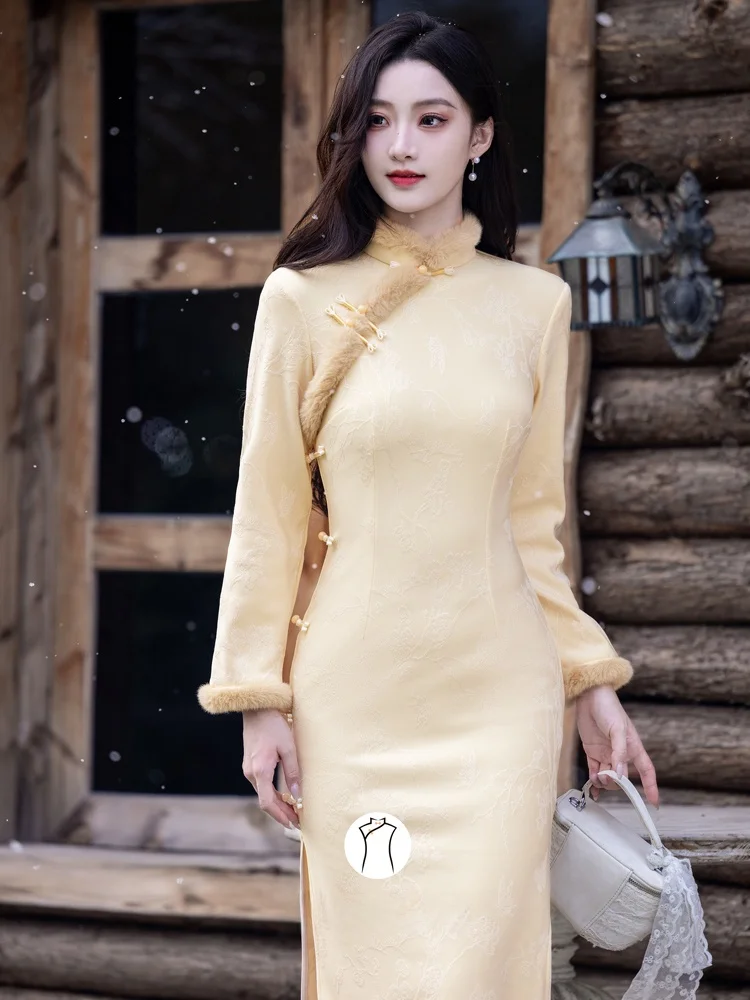 Желтое бархатное длинное ципао: модный зимний дизайн, теплый, новый фасон, традиционный китайский костюм с длинными рукавами
Желтое бархатное длинное ципао: модный зимний дизайн, теплый, новый фасон, традиционный китайский костюм с длинными рукавами