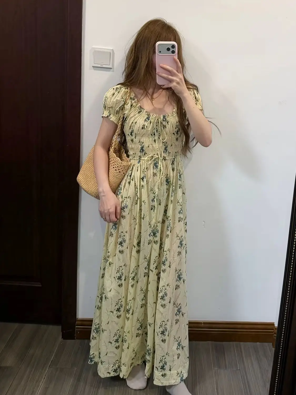 Summer 2026 Women Pure Cotton Robe Flower Print Lace-up Elastic Waist Ruffles Spliced U-Neck Puff Sleeve Loose Female Long Dress
Summer 2026 Women Pure Cotton Robe Flower Print Lace-up Elastic Waist Ruffles Spliced U-Neck Puff Sleeve Loose Female Long Dress