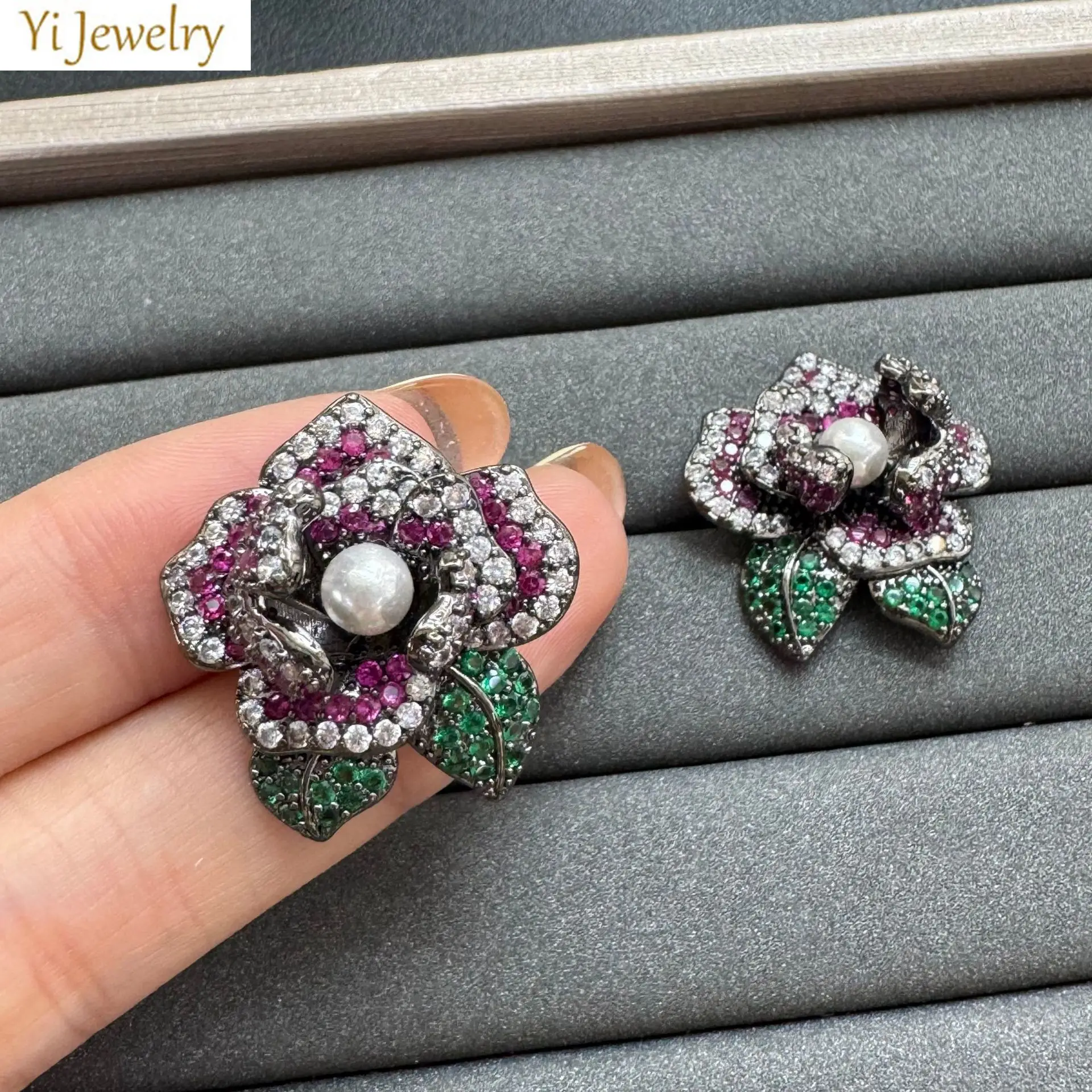 zirconia flower stud earrings for women elegant sweet jewelry daily wear party floral leaf earrings multicolor zircon
zirconia flower stud earrings for women elegant sweet jewelry daily wear party floral leaf earrings multicolor zircon