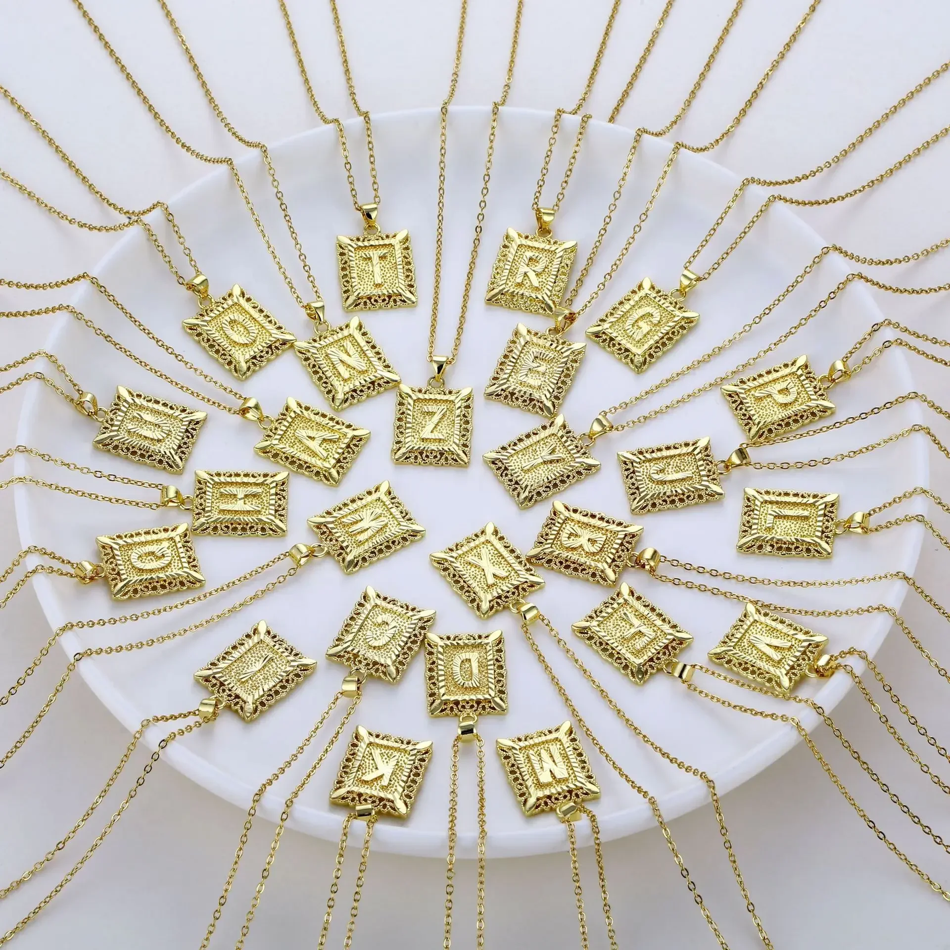 Vintage Fashion 26 English Letters Stainless Steel Necklace Popular Gold Geometric Square Pattern Edge Necklace Women Party Gift
Vintage Fashion 26 English Letters Stainless Steel Necklace Popular Gold Geometric Square Pattern Edge Necklace Women Party Gift