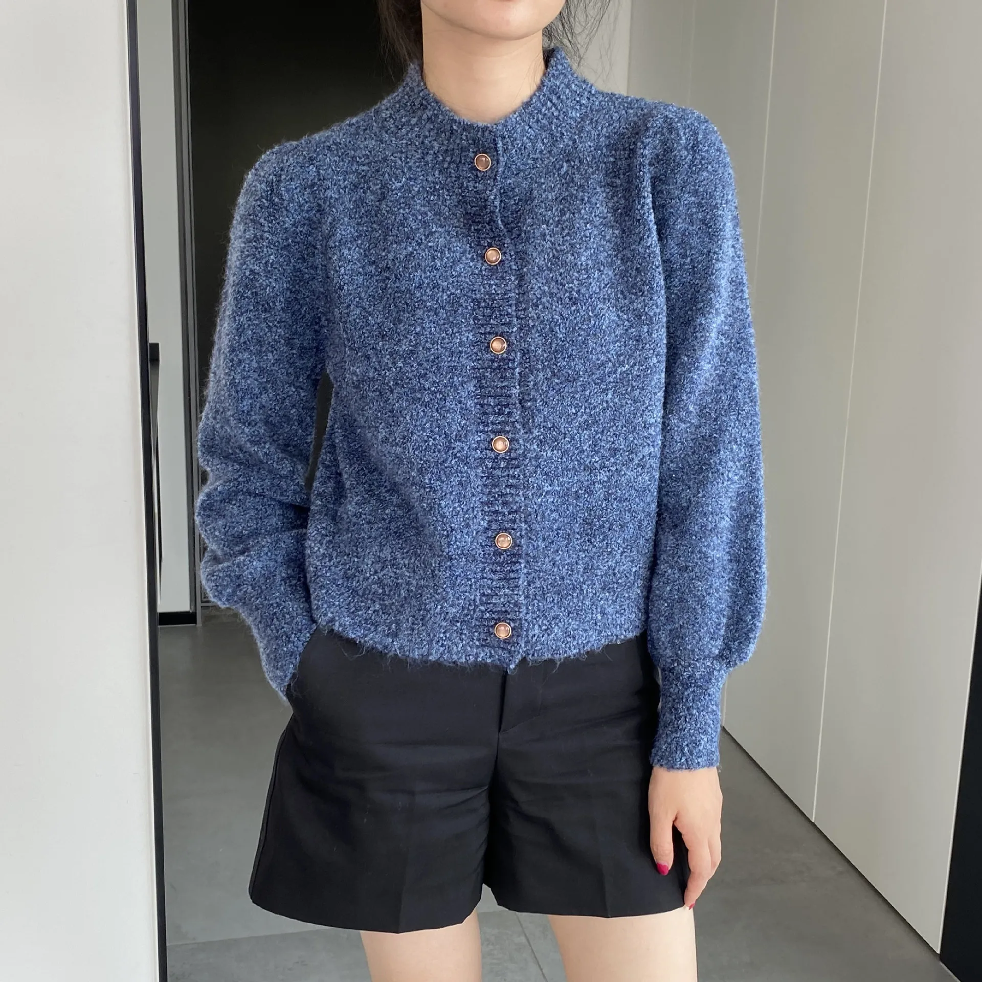 Women's Casual Solid Round Neck Long Sleeve Loose Cardigan Sweater, Autumn and Winter
Women's Casual Solid Round Neck Long Sleeve Loose Cardigan Sweater, Autumn and Winter