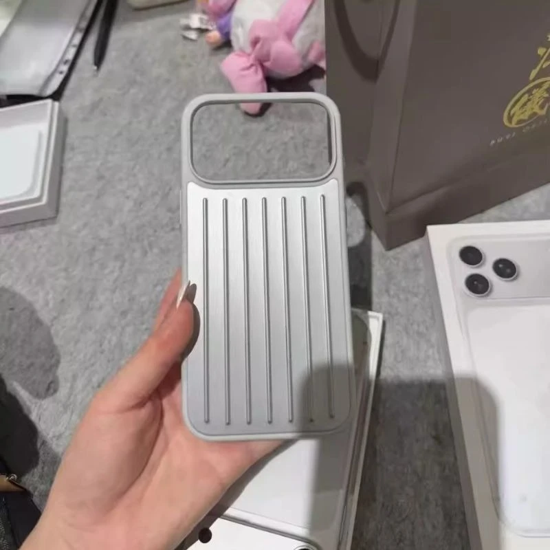 Модный прочный чехол для багажа из глянцевого сплава с 3D ледяным ощущением для iPhone 17 Pro Max 16 15 14 13, защитный чехол от падения
Модный прочный чехол для багажа из глянцевого сплава с 3D ледяным ощущением для iPhone 17 Pro Max 16 15 14 13, защитный чехол от падения