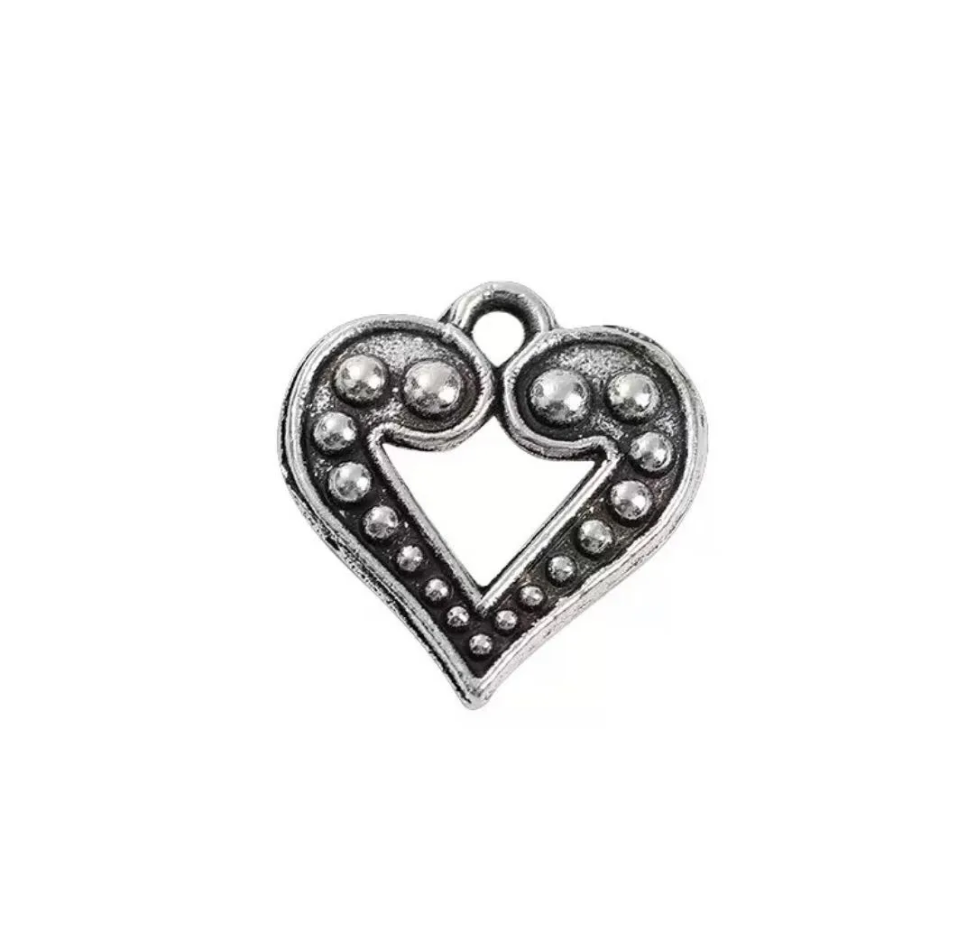 20pcs 16x17mm Alloy metal tibetan silver heart shape pendants for DIY jewelry HWH0902
20pcs 16x17mm Alloy metal tibetan silver heart shape pendants for DIY jewelry HWH0902