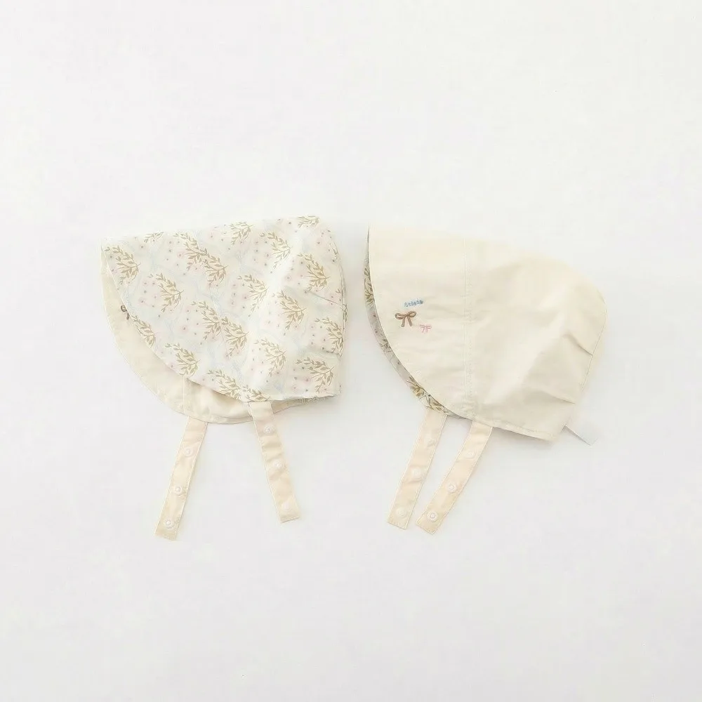 Double-Face Wear Baby Sun Hat Cotton Breathable Infant Sun Hat Floral Embroidery Adjustable Ear Flap Sun Hat for Summer Season
Double-Face Wear Baby Sun Hat Cotton Breathable Infant Sun Hat Floral Embroidery Adjustable Ear Flap Sun Hat for Summer Season