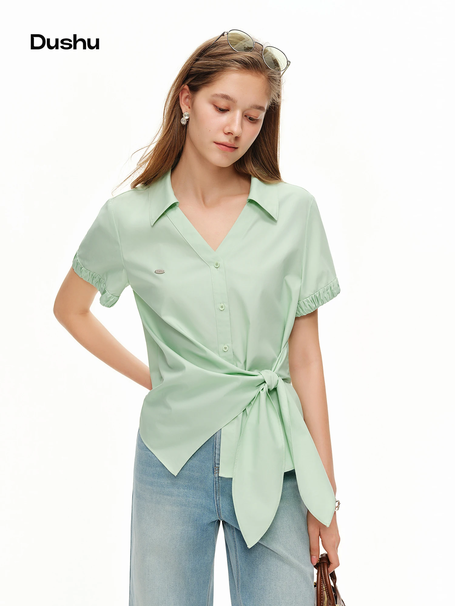 DUSHU 2026 Summer Women‘s Asymmetric Tie-Waist Blouse Irregular Design Button Front Top for Office Chic Effortless Commute Style
DUSHU 2026 Summer Women‘s Asymmetric Tie-Waist Blouse Irregular Design Button Front Top for Office Chic Effortless Commute Style