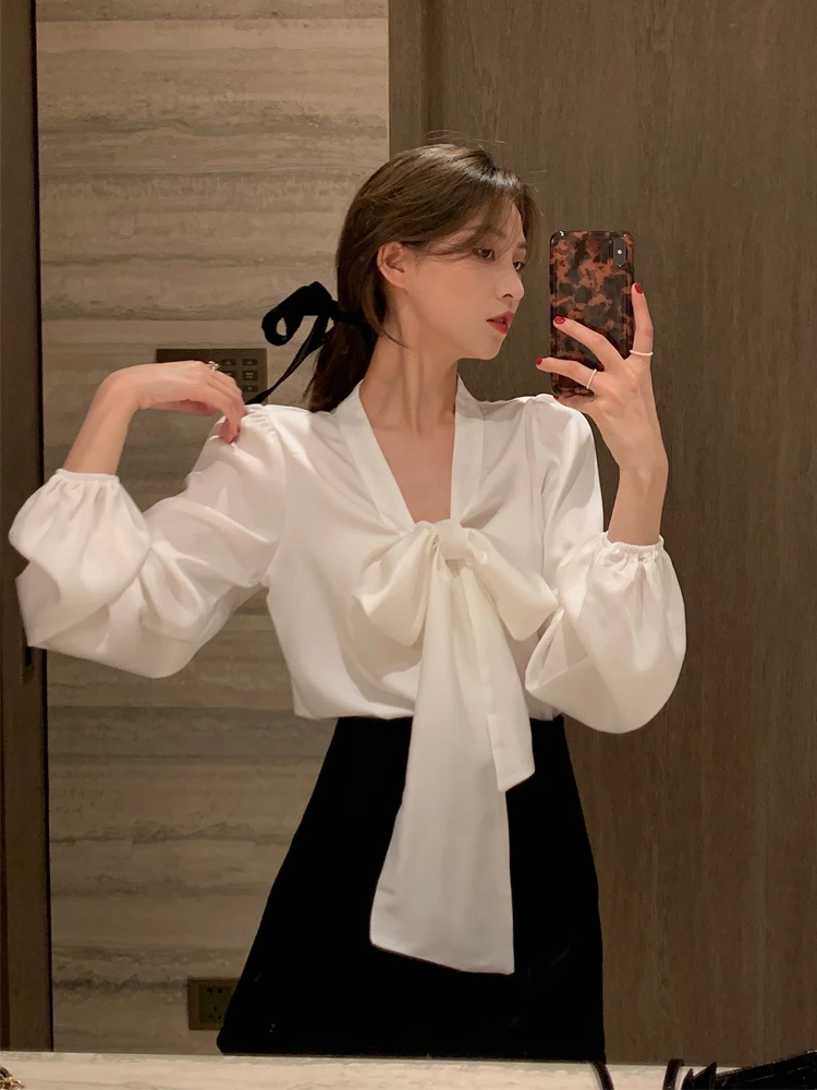 Elegant Bow Neck Ladies Solid Blouses Tops Autumn Sprin Fashion Loose Single-breasted Long Sleeve Women Shirts
Elegant Bow Neck Ladies Solid Blouses Tops Autumn Sprin Fashion Loose Single-breasted Long Sleeve Women Shirts