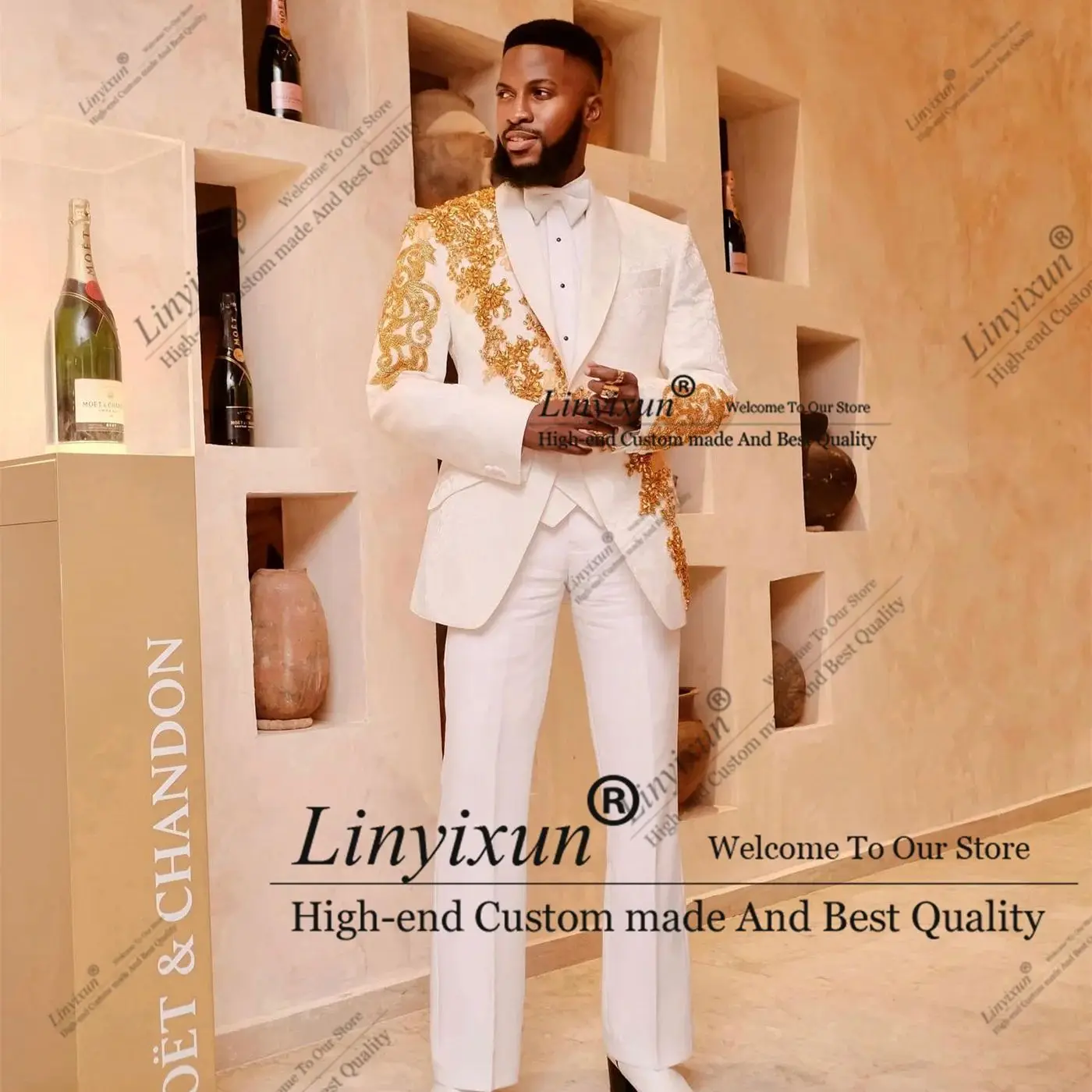 Shiny Embroidered Men Suits Shawl Lapel Groom Wedding Tuxedos 3 Pieces Sets Dinner Prom Blazers Luxury Customized Costume Homme
Shiny Embroidered Men Suits Shawl Lapel Groom Wedding Tuxedos 3 Pieces Sets Dinner Prom Blazers Luxury Customized Costume Homme