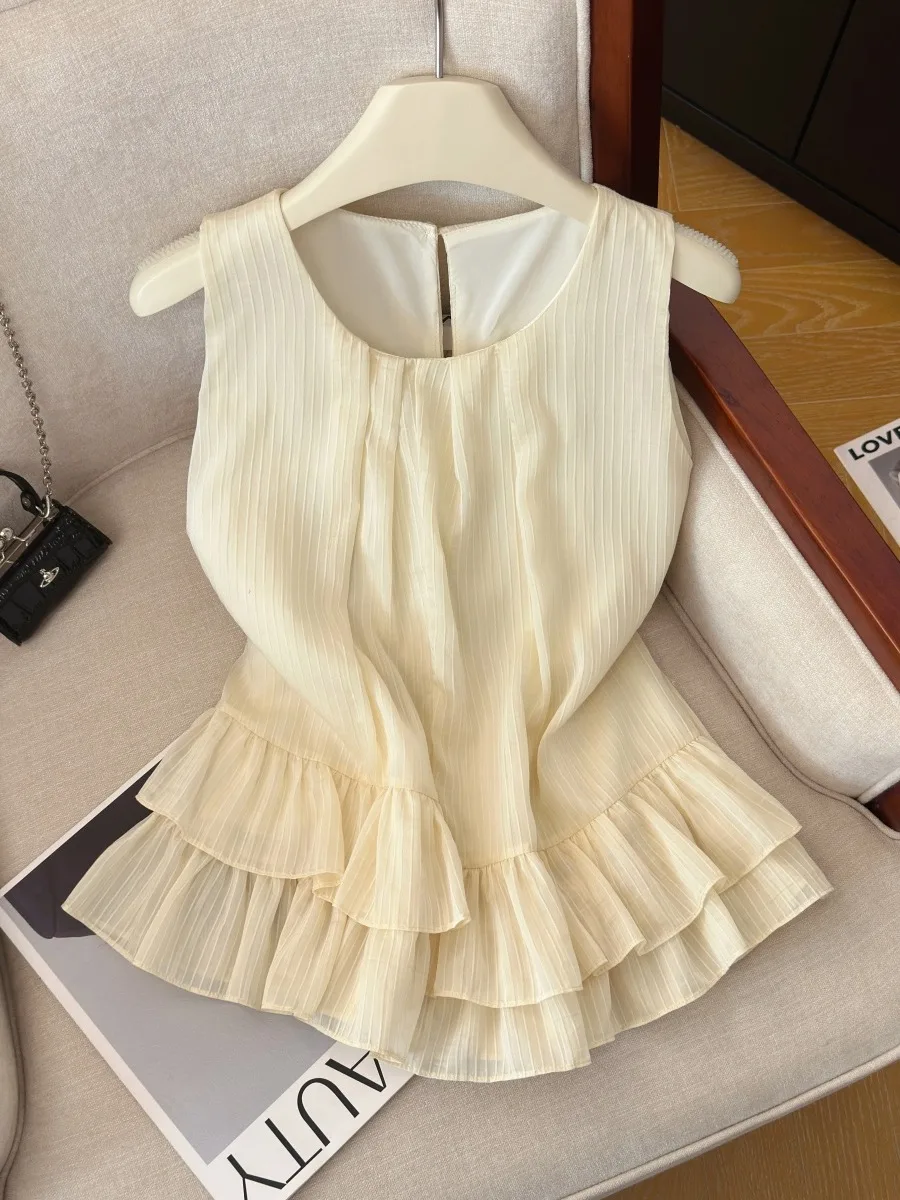 Summer New Sweet Style Women's Sleeveless round Neck Shirt Folded Hem Leaf Skirt Design Casual Loose Fit Lace Snowflake Top
Summer New Sweet Style Women's Sleeveless round Neck Shirt Folded Hem Leaf Skirt Design Casual Loose Fit Lace Snowflake Top