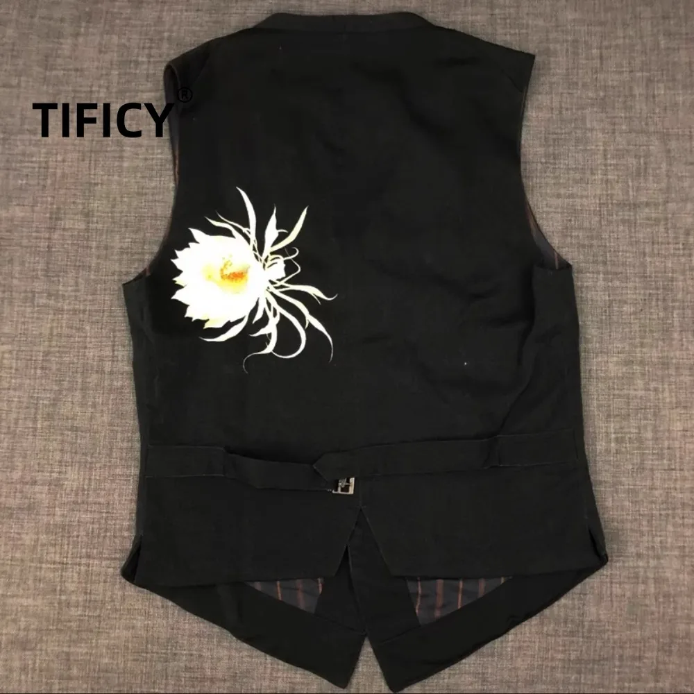 Dark Themed Vests Men and Women Under The Moon Beautiful Under The Moon Tanhua Vest Casual Loose Fitting Same Style Vest
Dark Themed Vests Men and Women Under The Moon Beautiful Under The Moon Tanhua Vest Casual Loose Fitting Same Style Vest
