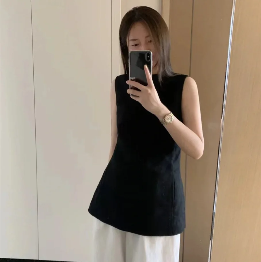 Elegant Korean Style Sleeveless Mid-Length Vest Spring Summer Women's Fashion Back Split Simple Quality Cotton Top
Elegant Korean Style Sleeveless Mid-Length Vest Spring Summer Women's Fashion Back Split Simple Quality Cotton Top