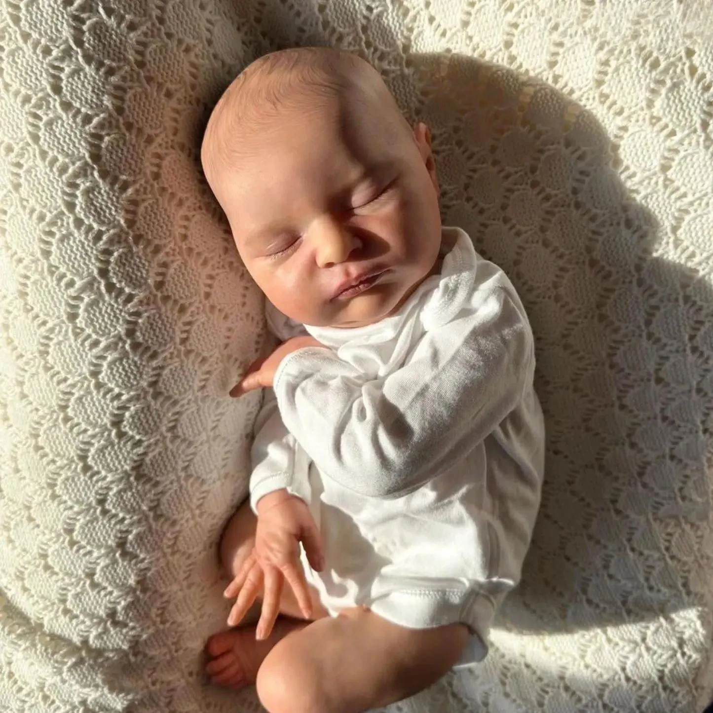 BZDOLL 20inch 50cm Vinyl Asleep Reborn Doll Cloth Body 3D-paint Skin & Veins Newborn Christmas Toy for 3+ Kids
BZDOLL 20inch 50cm Vinyl Asleep Reborn Doll Cloth Body 3D-paint Skin & Veins Newborn Christmas Toy for 3+ Kids