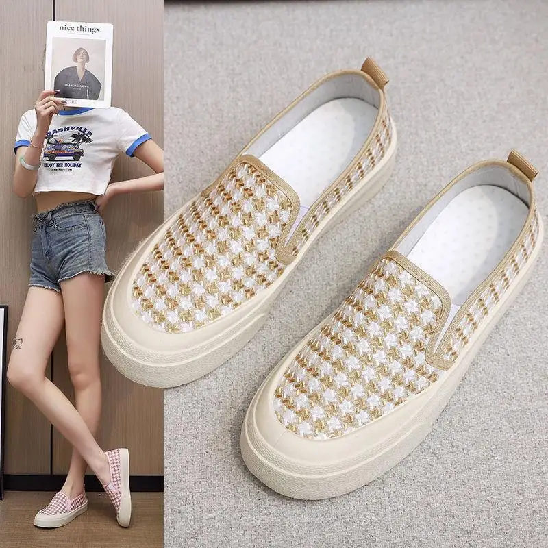 Spring and Summer Korean Version of Fashionable Women's Canvas Shoe Casual One-pedal Lazy Soft-soled Non-slip Student Shoes
Spring and Summer Korean Version of Fashionable Women's Canvas Shoe Casual One-pedal Lazy Soft-soled Non-slip Student Shoes